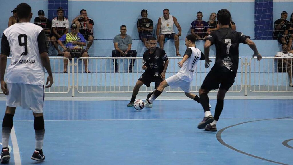 Campeonato Municipal de Futsal série Prata entra nas quartas de final em Caraguatatuba